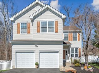 22 Indian Spring Dr, Oak Ridge, NJ 07438