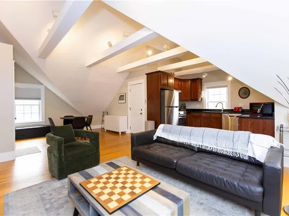 133 6th St #3, Providence, RI 02906