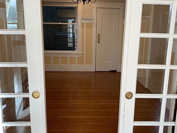 4th image of 1132 Taylor St