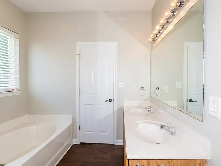 7027 Merrymount Ct — Photo 13