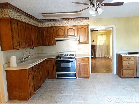 2nd image of 7930 NW 16th St