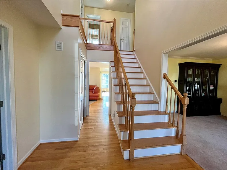 6872 Chestnut Hl — Photo 3