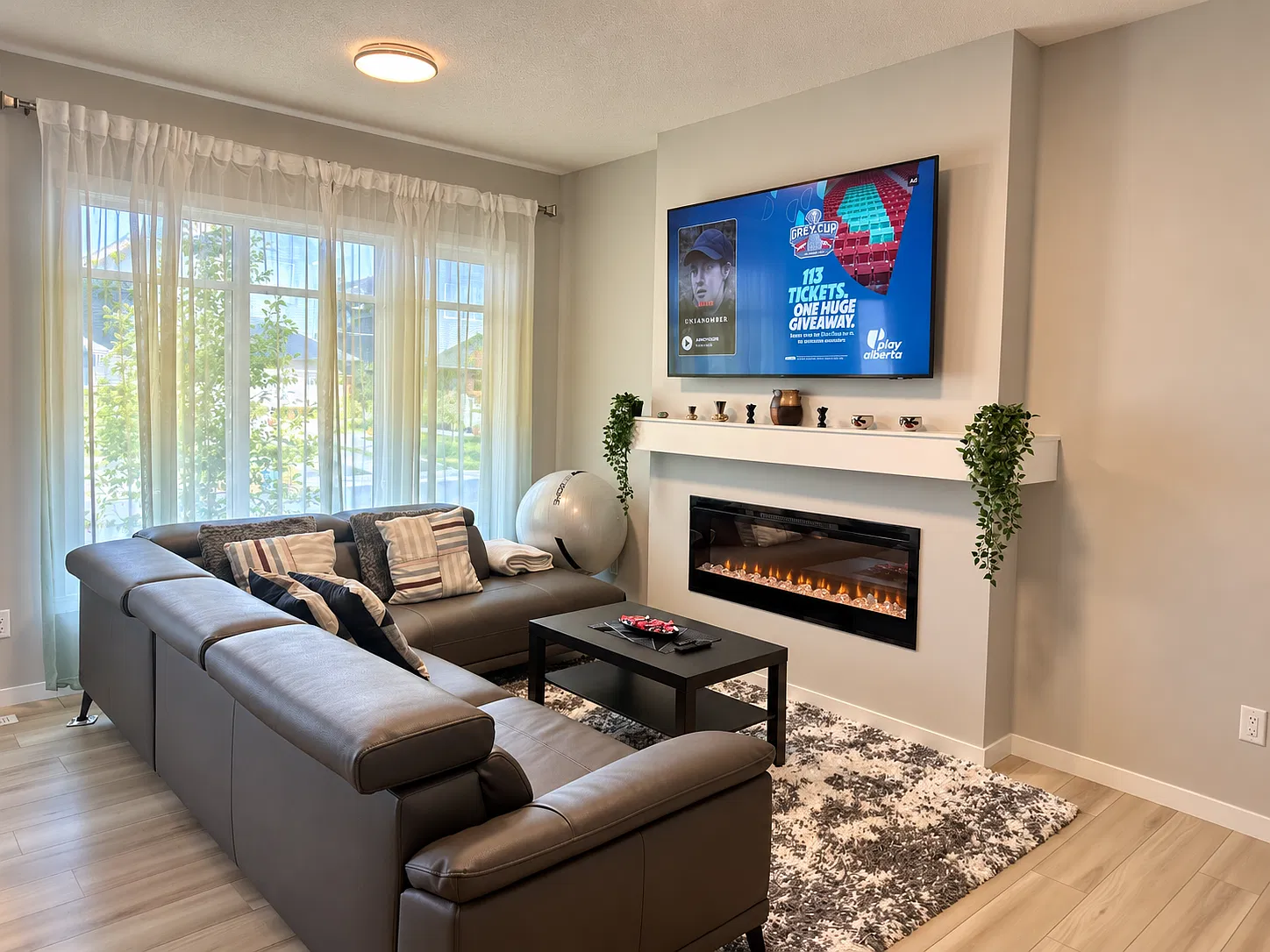 3 Bed + Bonus Room | 2.5 Bath | Double Detached Garage — Photo 3