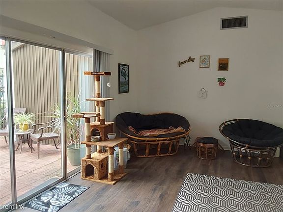 2nd image of 105 Las Flores