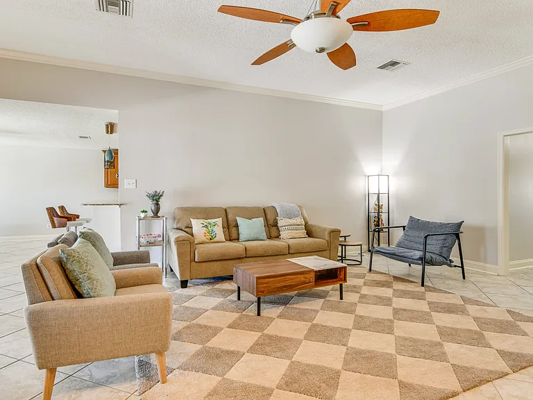 125 Windward Psge — Photo 4