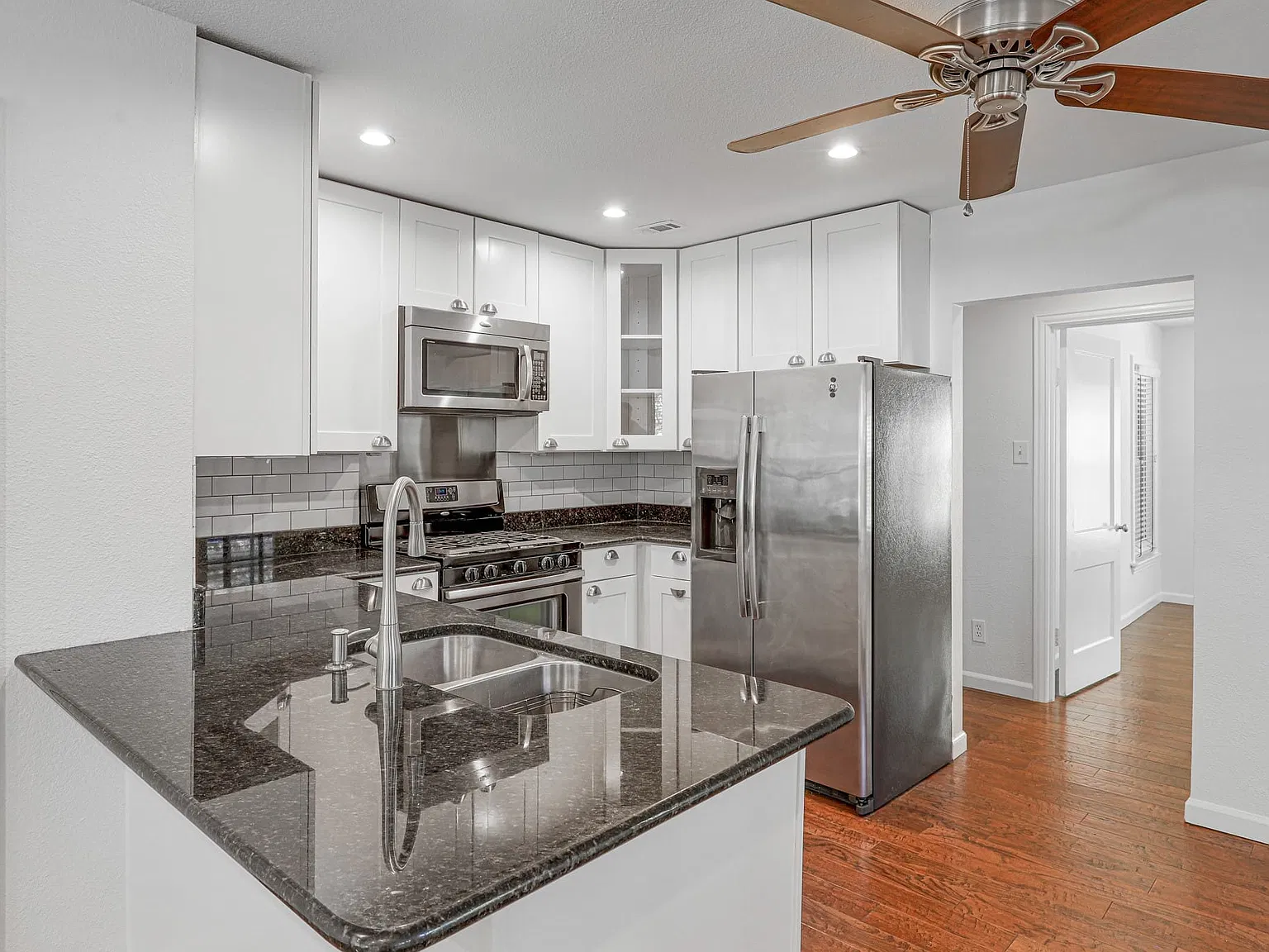 1 bed, 1.0 bath, 700 sqft, $1,750 — Photo 4
