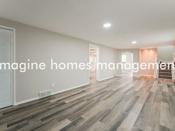 4th image of 221 Meadowdell Dr