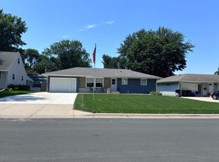 952 Scott St S, Shakopee, MN 55379