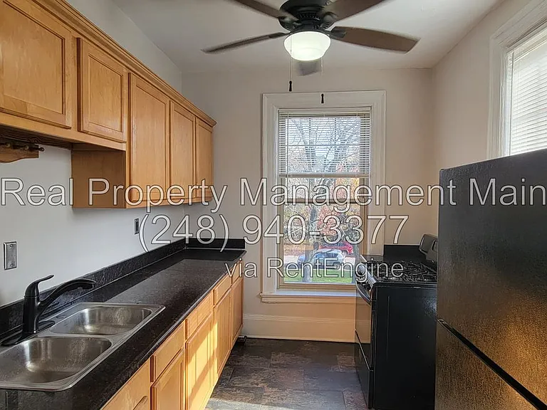 715 Parker St #5 — Photo 6