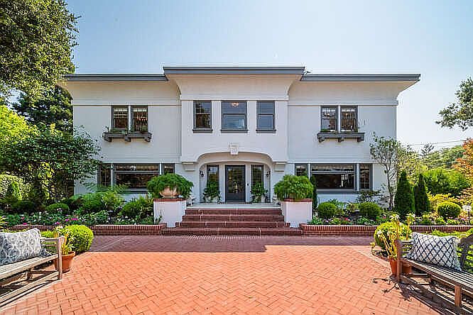 1st image of 725 Hurlingham Ave
