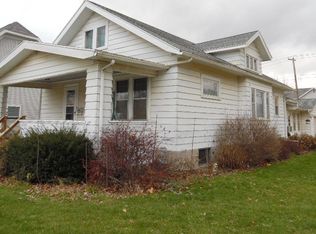 2628 N 3rd St, Clinton, IA 52732