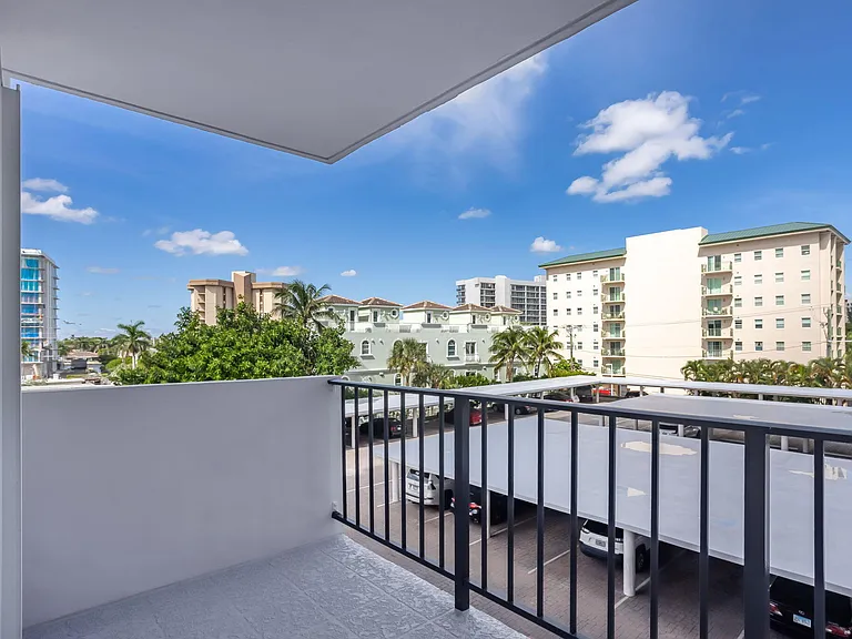 405 N Ocean Blvd #329 — Photo 40