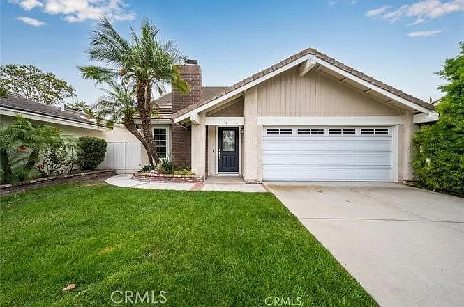3 bed, 2.5 bath, 1870 sqft, $3,760 — Photo 1