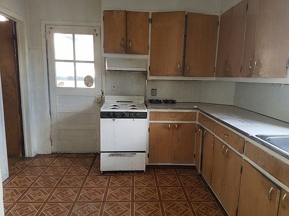 2nd image of 53 Llewellyn Ave