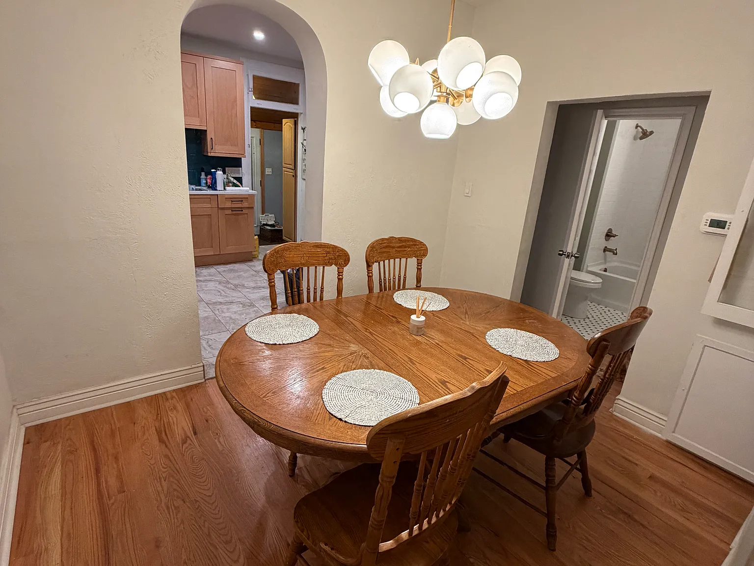 3 bed, 1332 sqft, $3,750 — Photo 4