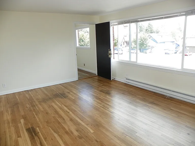 Living Room entry_05052021