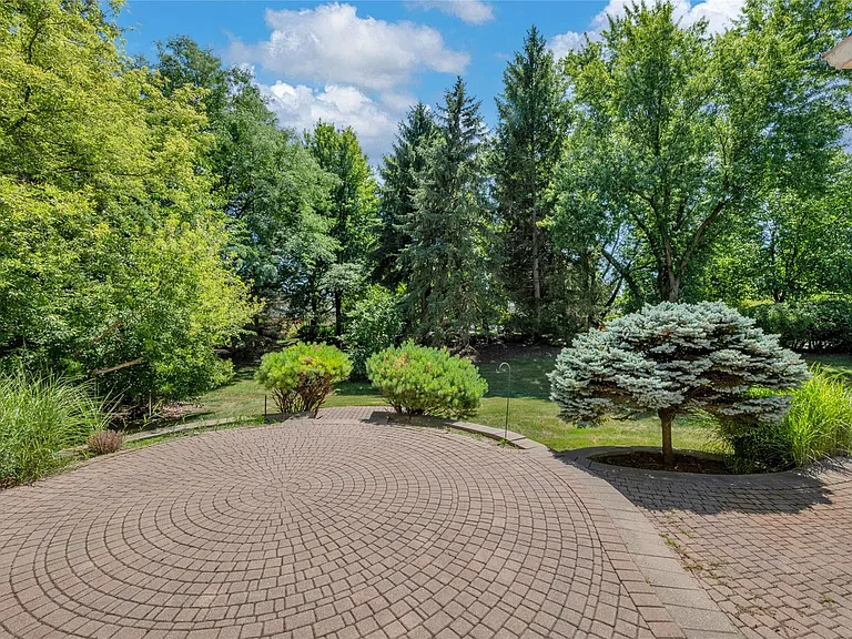 107 Millstone Dr — Photo 39