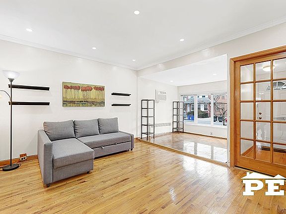 4th image of 3309 Avenue