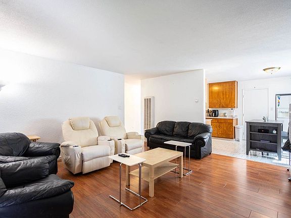 3rd image of 622 Arthur Dr