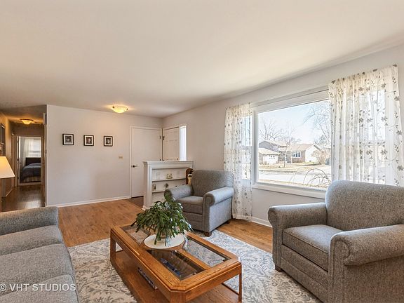 2nd image of 636 Garys Dr