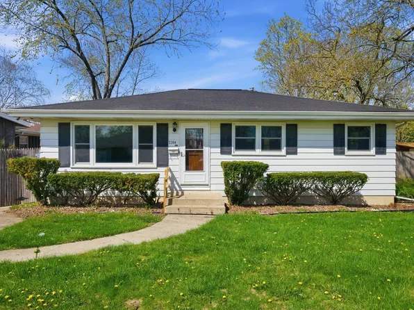 2204 Joanna Ave, Zion, IL 60099