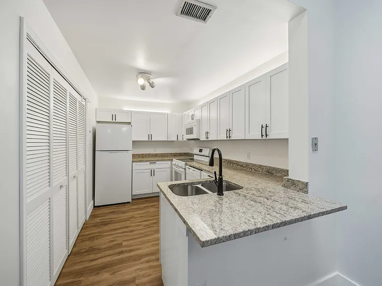 3300 Loveland Blvd #2501 — Photo 11