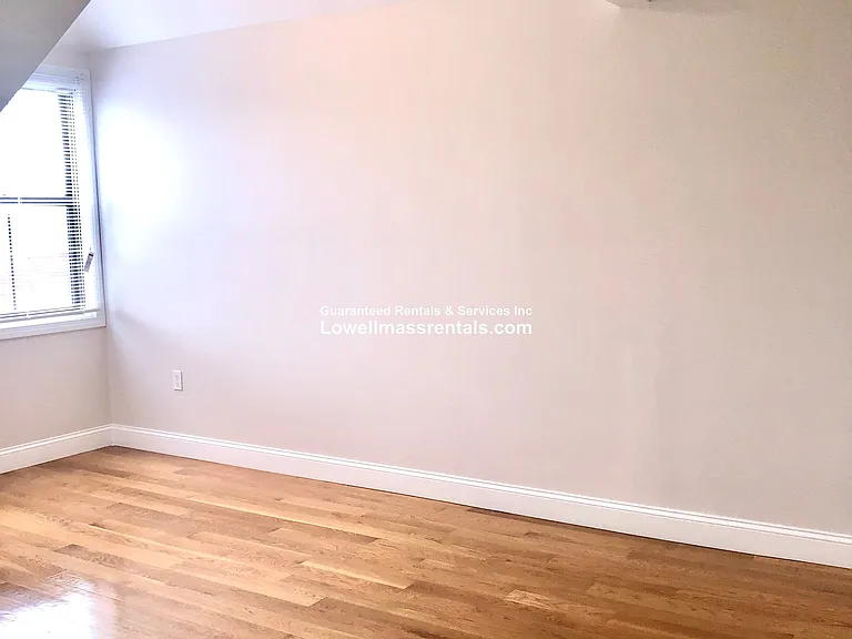 725 Merrimack St #304 — Photo 6