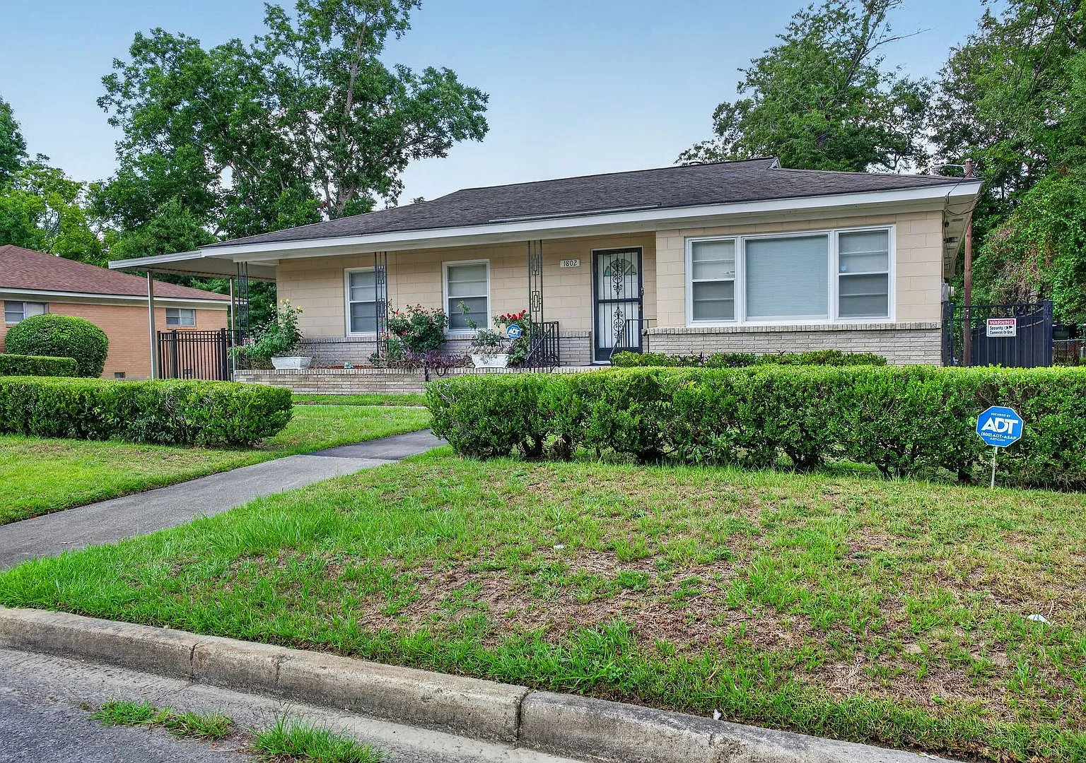 1802 Fitzgerald St — Photo 2