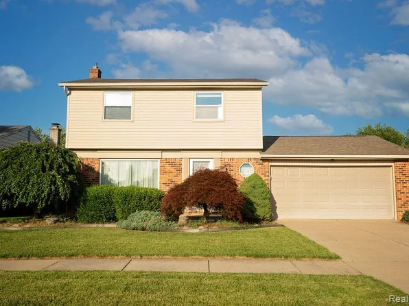 15065 Westlake St, Taylor, MI 48180