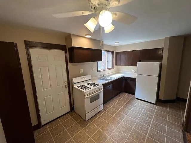 3 bed, 1850 sqft, $1,295 — Photo 3