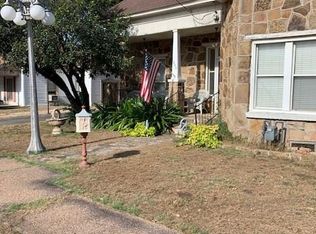 806 Jefferson St, Bowie, TX 76230