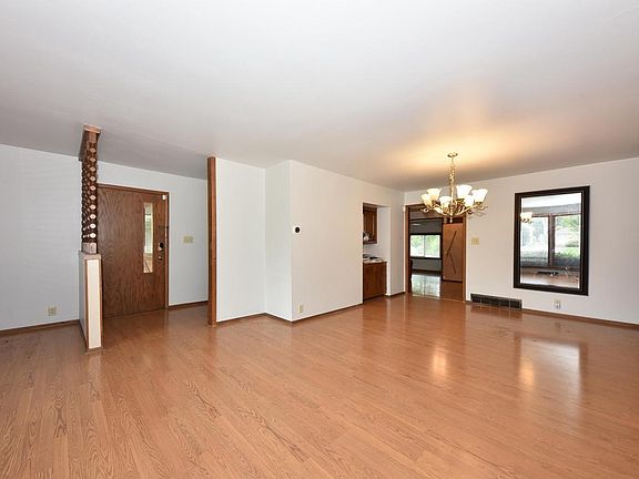4th image of 3910 W Calumet ROAD