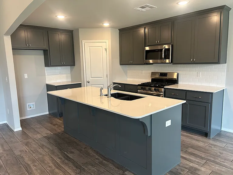 1502 E Utica Pl — Photo 13