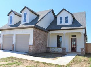 208 Whispering Meadows Rd, Broussard, LA 70518