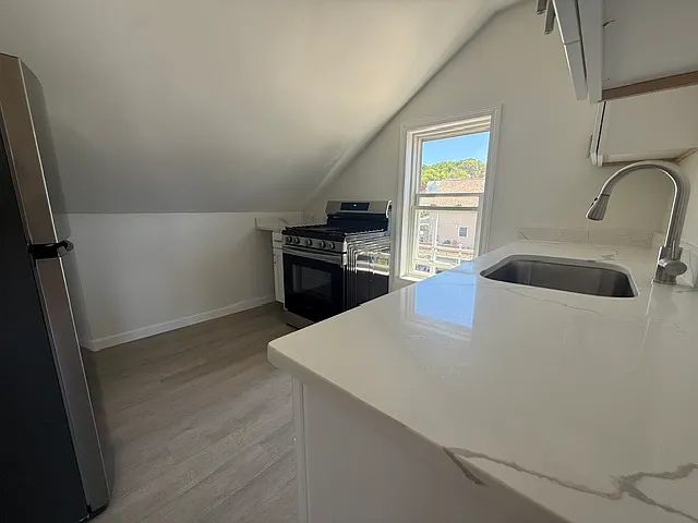 1467 N Main St #3 — Photo 8