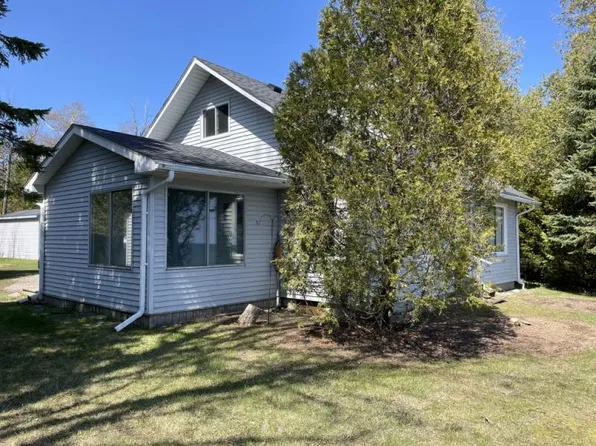 1551 Lakeside Dr, Harbor Beach, MI 48441