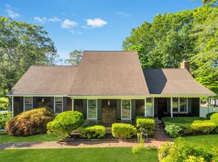 10 Harper Rd, Calverton, NY 11933