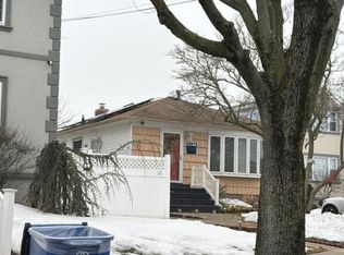 243-08 149th Ave, Rosedale, NY 11422