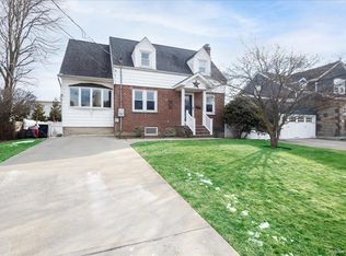 3195 Nantucket Lane, Oceanside, NY 11572