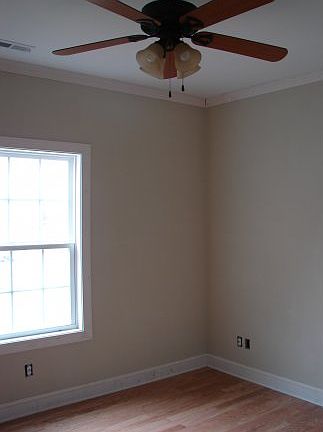 3rd image of 341 Devonshire Ave