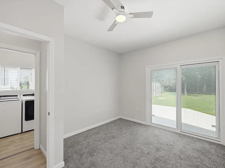 1444 Primrose Ave — Photo 16
