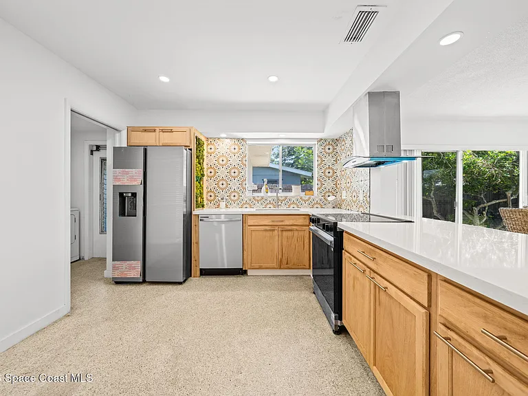 2050 Port Malabar Blvd NE — Photo 18