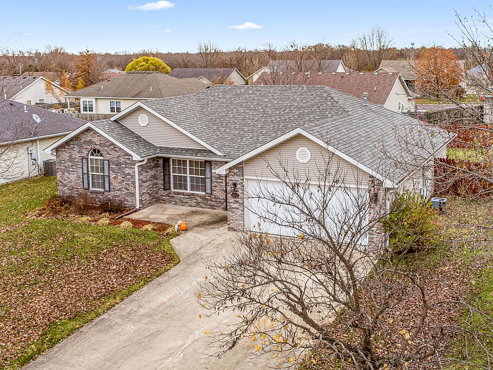 1st image of 4002 Beechwood Dr
