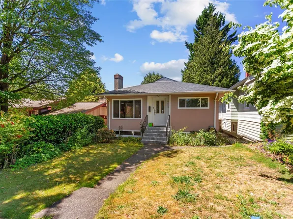 7643 Selkirk St, Vancouver, BC V6P 4H3