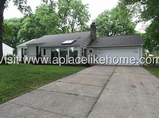 6400 W 66th Ter, Overland Park, KS 66202