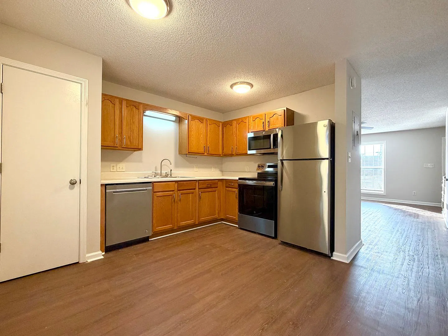 3289 Tower Dr — Photo 4
