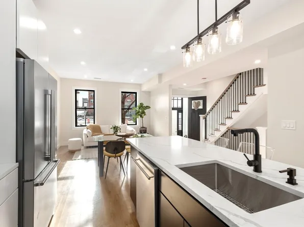 39 Essex St, Charlestown, MA 02129