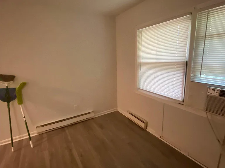 W.R. Cropper Apartments — Photo 11