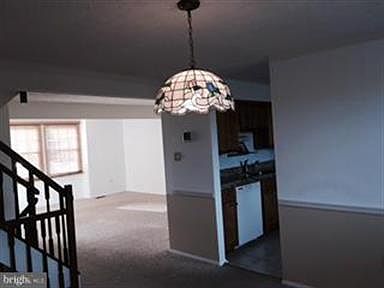 4th image of 807 Curry Ford Ln