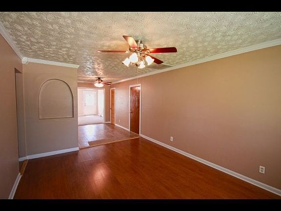 3rd image of 407 E Fry Ct